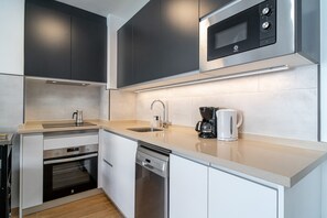 Fridge, microwave, oven, dishwasher