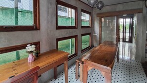Unclassified image, 3 of 19, button - Spacious 6-bedroom villa in lovely Rawai with WiFi, fitness room and pool (Rawai)