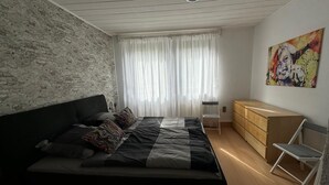 1 bedroom, iron/ironing board, WiFi, bed sheets - Fewo Haus zur Vulkaneifel Brohl, 1.og (Brohl-Lützing)