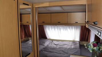 1 habitación y ropa de cama