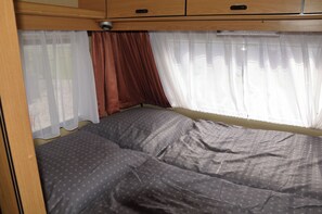1 habitación y ropa de cama