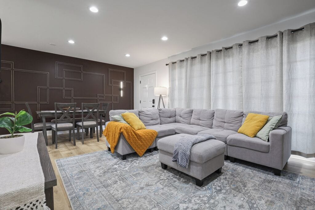 Suburban 4bed2bath Oasis- freshly updated