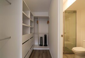 Bruser, hårtørrer, håndklæder