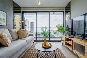 TV, offices - w* | Minimalist 1BR w/ Balcony in San Francisco (Panamá)
