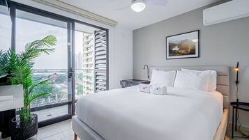 1 bedroom, desk, iron/ironing board, WiFi