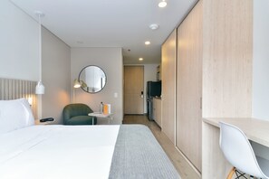 1 habitación, tabla de planchar con plancha, wifi y ropa de cama 