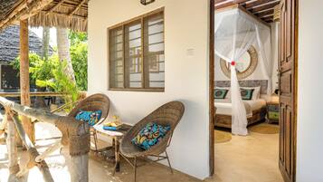 Bungalow, Sea View | Iron/ironing board, bed sheets