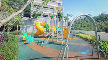 儿童活动区 - 室外