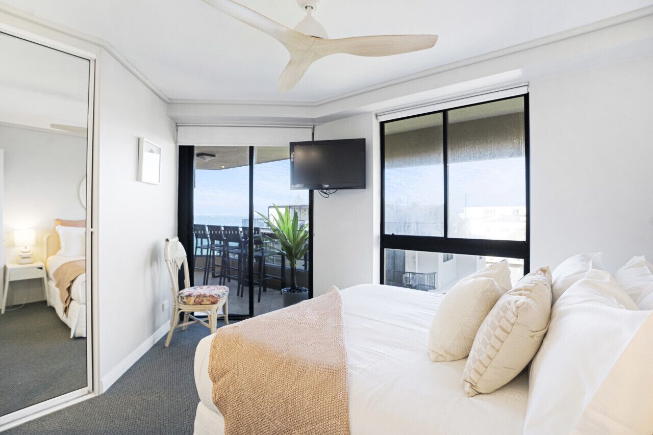 3 bedrooms, iron/ironing board, travel cot, free WiFi