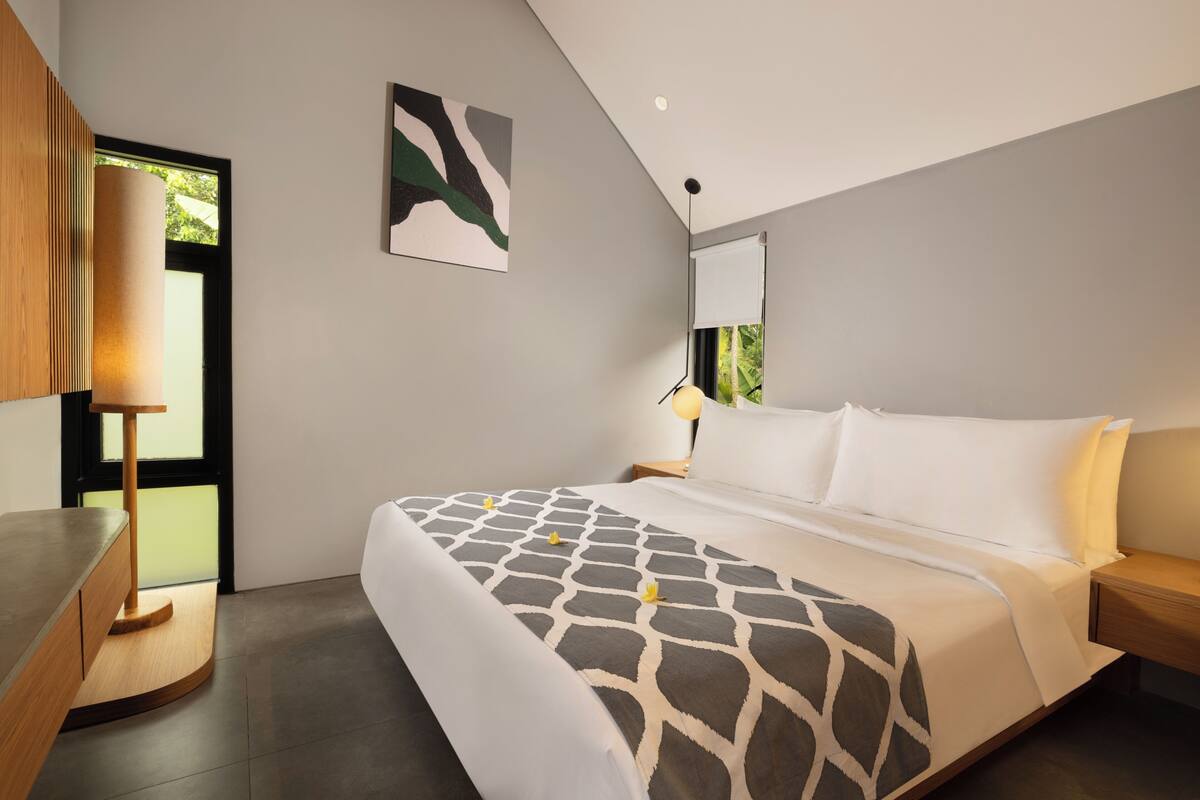 Two Bedrooms Pool Villa | 房內夾萬、書桌、免費 Wi-Fi、床單