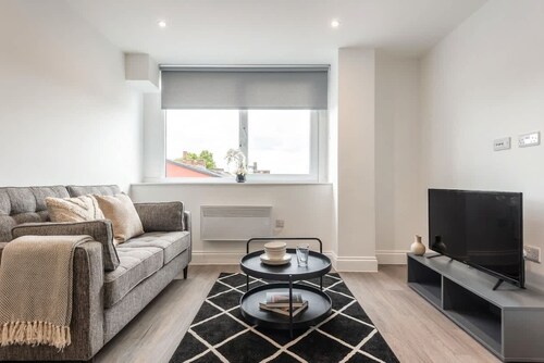 Bright Open-plan 1 Bed Central Wakefield Apartment