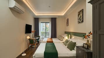 Family Room, 2 Queen Beds, Non Smoking, City View | Desk, soundproofing, free WiFi, bed sheets