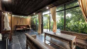 Villa Premium - 2 sovrum - privat pool - utsikt mot trädgården | Utsikt mot trädgården