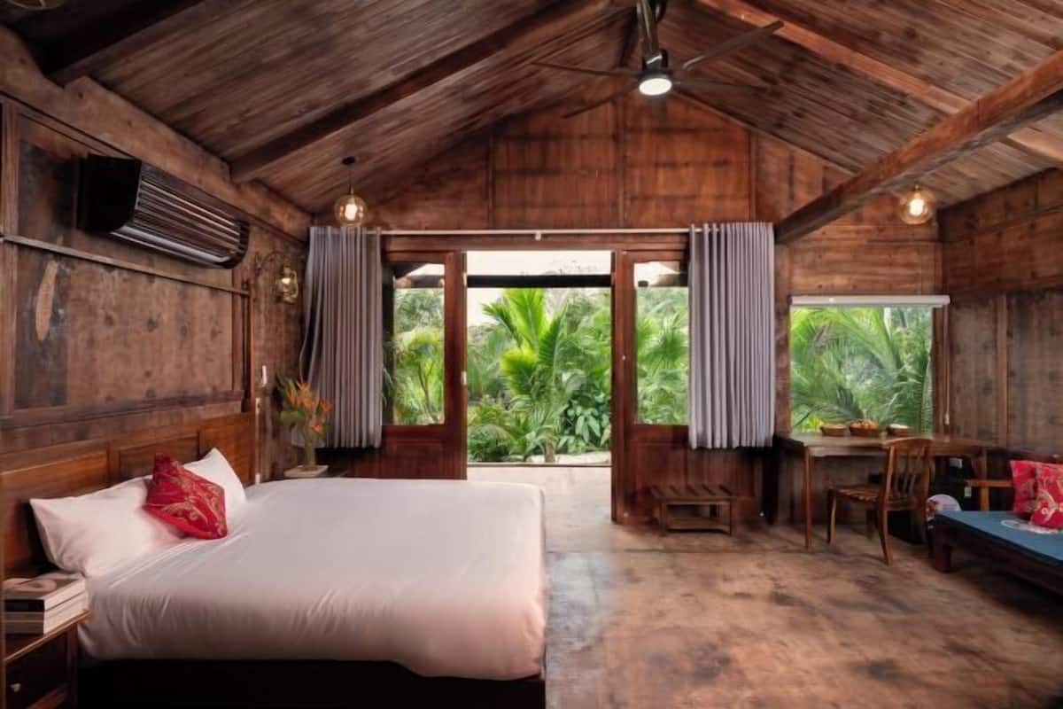 Desk, laptop workspace, soundproofing, iron/ironing board