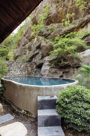 Private pool - Trang An Garden Resort (Hoa Lu)