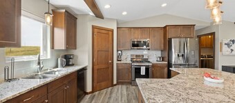 Ponderosa Mile Retreat