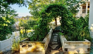 Property grounds - Large 5 bed/ 4 bath above Jordan River SLC with Amazing Views. (Riverton)