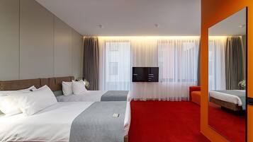 Junior-værelse med dobbeltseng eller 2 enkeltsenge | Premium-sengetøj, dundyner, minibar, pengeskab på værelset