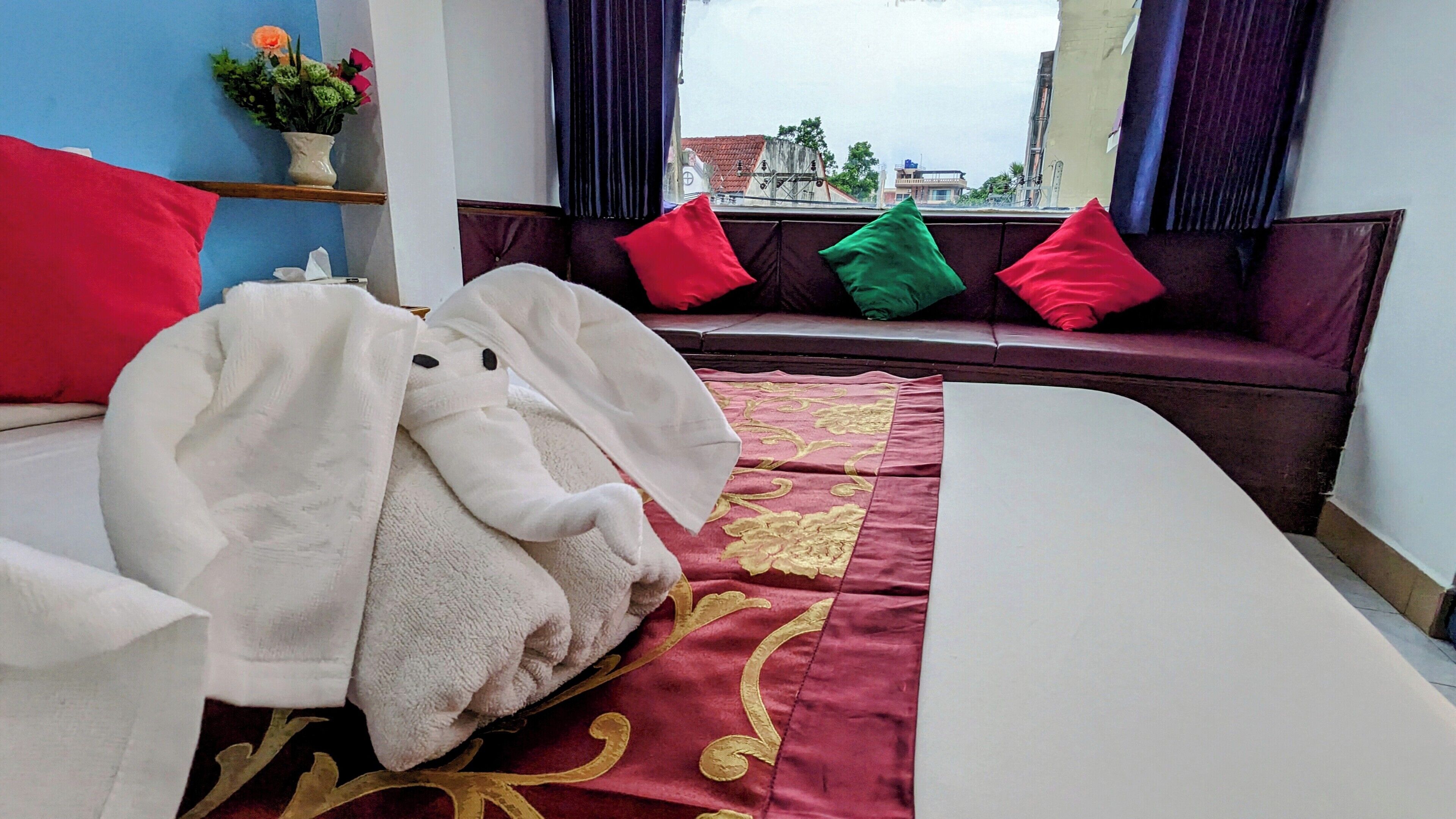 华丽双人房, 阳台 | 防过敏的被褥、客房内保险箱、办公桌、笔记本电脑工作区