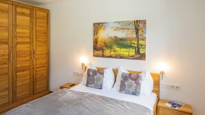 Appartement Confort, vue sur la montagne | 2 chambres, lit de bébé portatif, accès au Wi-Fi (inclus), décor unique