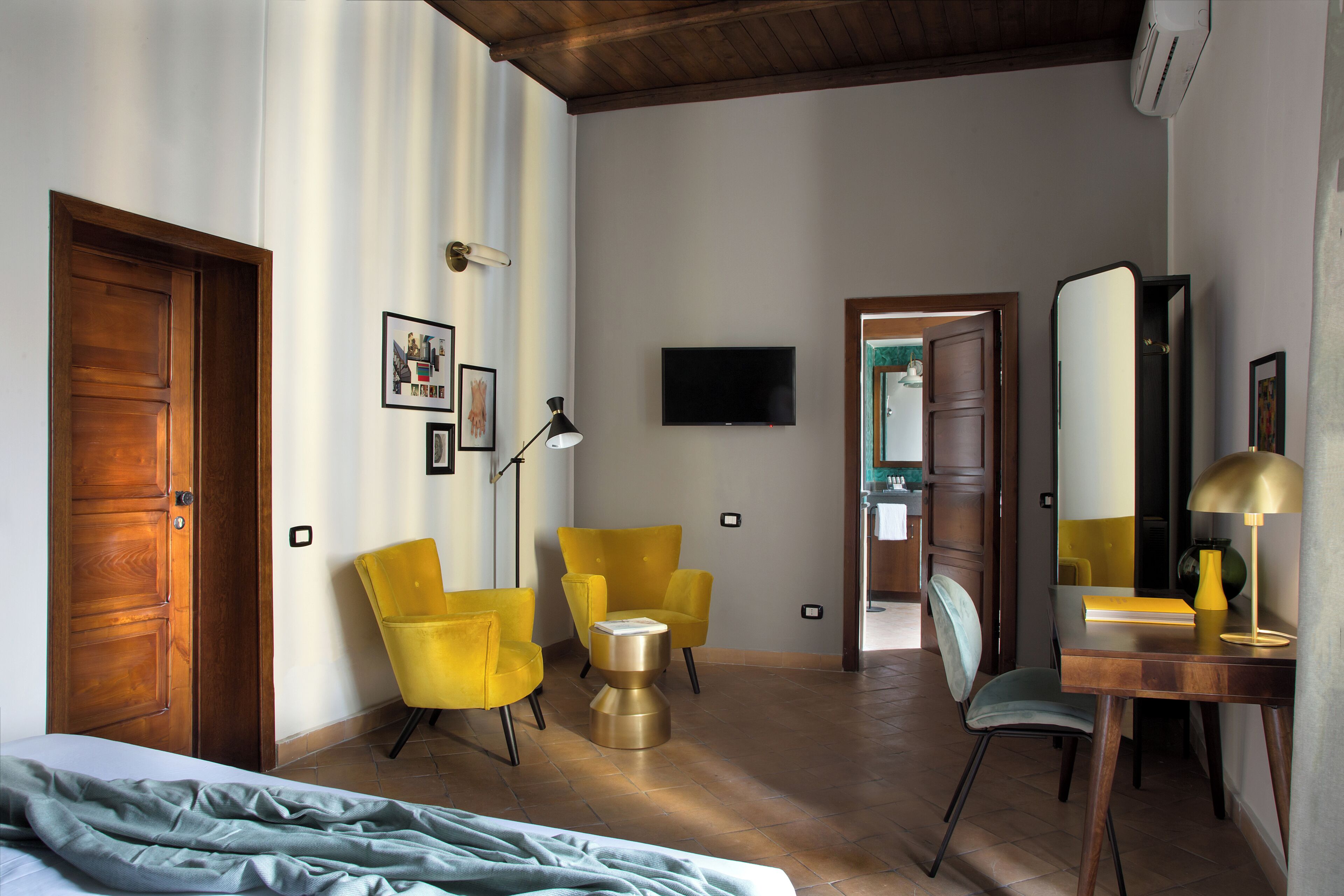 ห้องเบสิก, เตียงควีนไซส์ 1 เตียง | มินิบาร์, ตู้นิรภัยในห้องพัก, โต๊ะทำงาน, Wi-Fi ฟรี