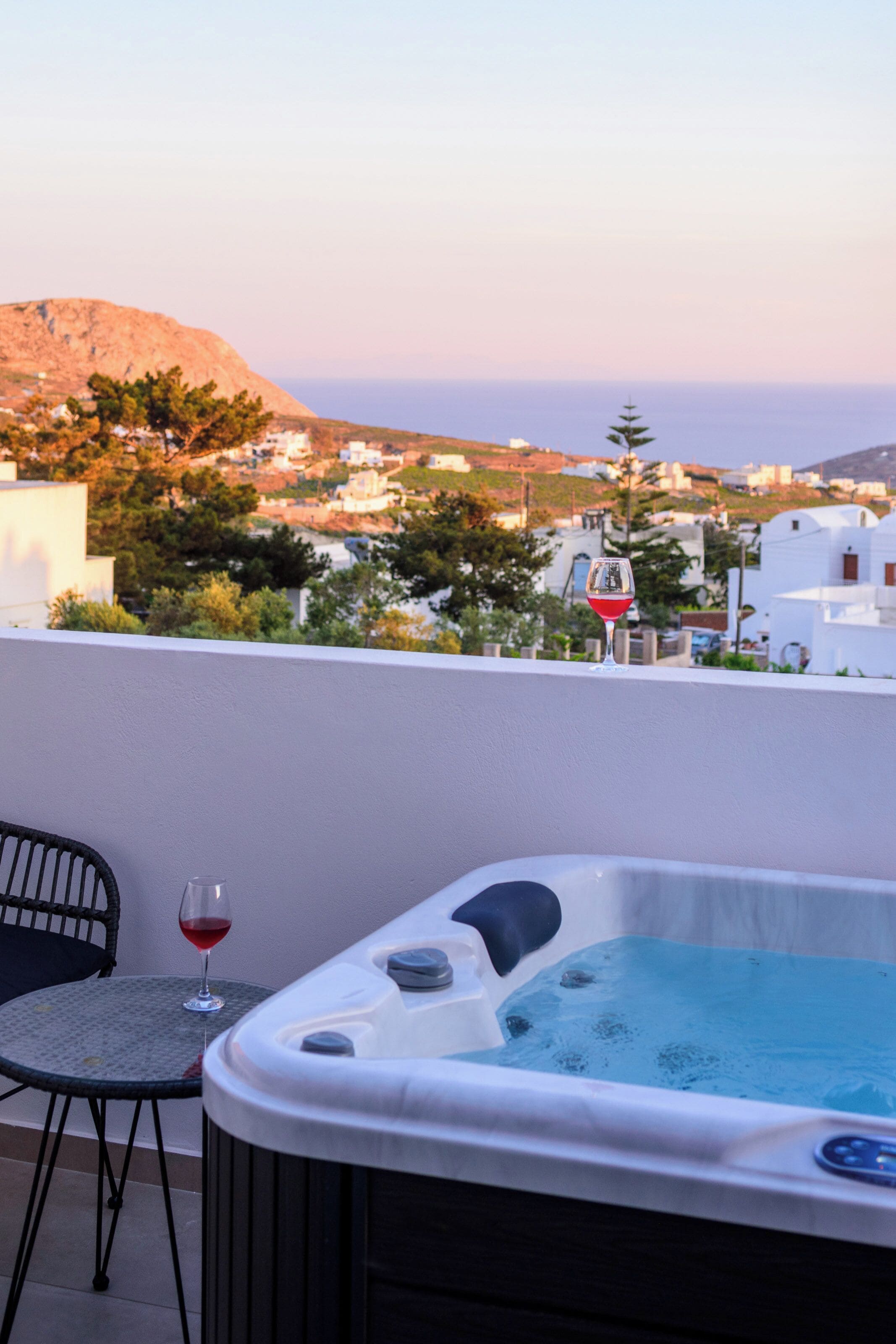 Deluxe Room, Non Smoking, Sea View | Desk, free WiFi