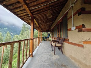 Luxury Single Room, Balcony, Mountain View | Balcony