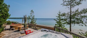 Norse Nook  Waterfront w/ Hot Tub & Sauna