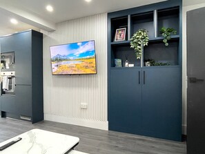 Interior - Luxury Double Room In Guest House | Vibrant London (London)