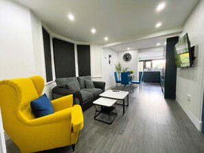 Smart TV - Luxury Double Room In Guest House | Vibrant London (London)