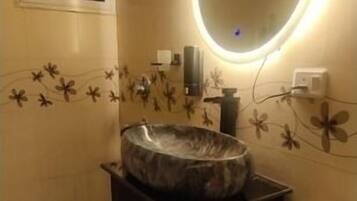 風筒、提供毛巾、番梘、廁紙