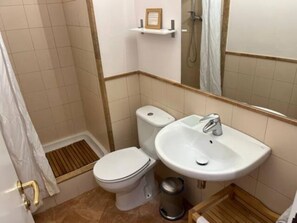 Hair dryer, towels