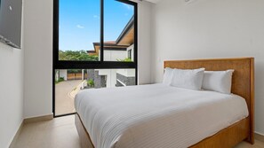 4 bedrooms, desk, iron/ironing board, travel cot