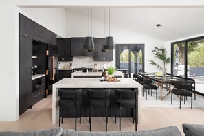 Fridge, microwave, oven, stovetop - Lux 2-Acre Oasis: Pool, Spa, Views, Firepit (Sedona)