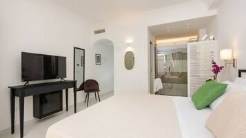 Kahden hengen comfort-huone | 1 makuuhuone, tallelokero huoneessa, äänieristys, silitysrauta/-lauta