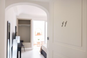In-room safe, soundproofing, iron/ironing board, free WiFi - Casa Giuliani Capri (Capri)