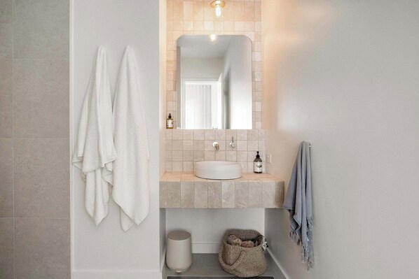 Ensuite