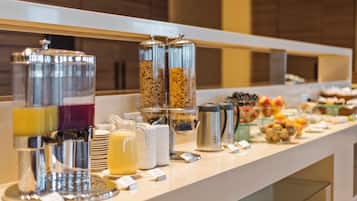 Daily buffet breakfast (INR 500 per person)