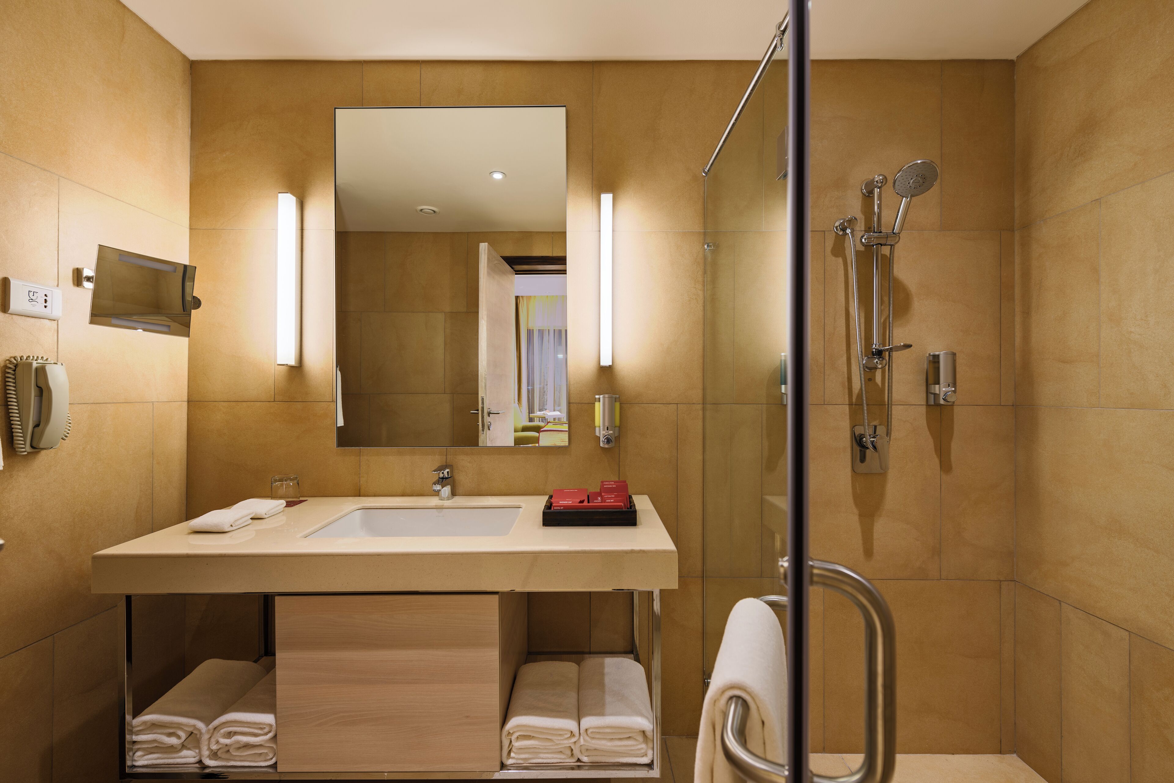 Suíte superluxo | Banheiro | Chinelos 