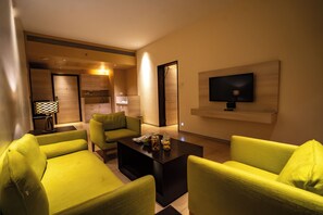 Luxury Suite | Living area - Pride Elite Phaltan (Phaltan)