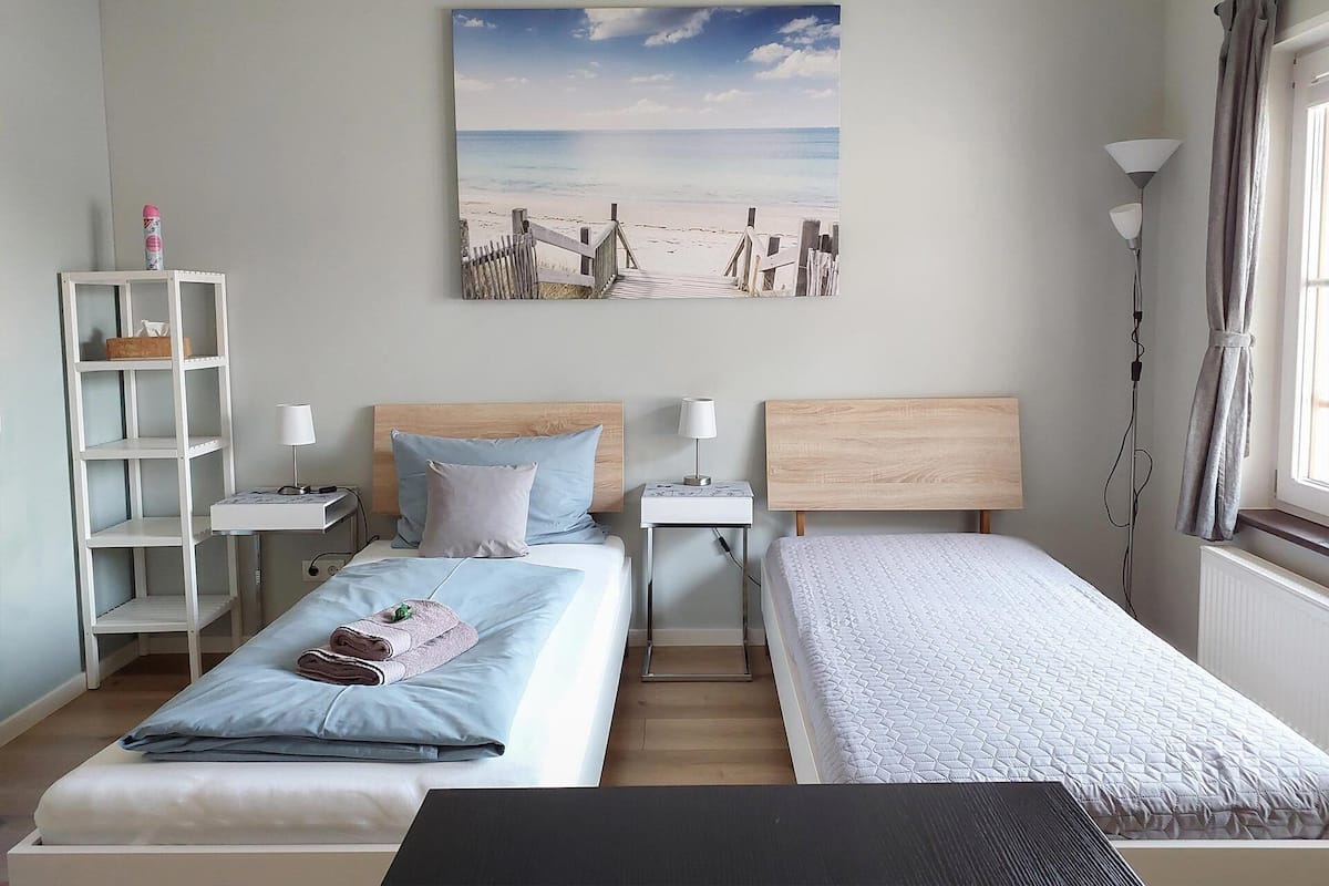 Deluxe Double or Twin Room, Non Smoking, Kitchen (2) | Premium bedding, down comforters, individually decorated
