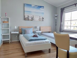 Premium bedding, down duvets, individually decorated - triple a Apartments in Altfeld (Marktheidenfeld)