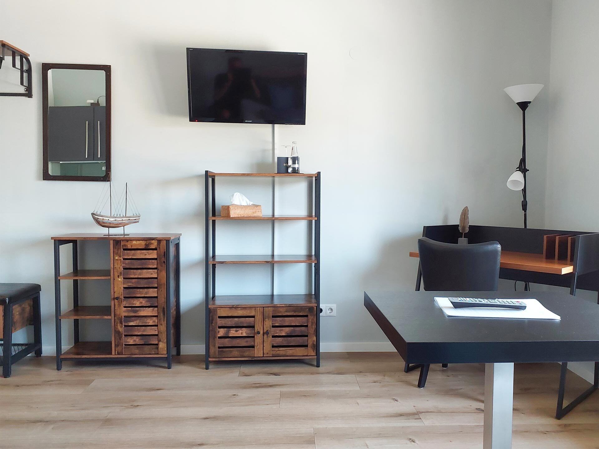 Kamar Single Deluks, Bebas Asap Rokok, dapur (7) | Area keluarga | Televisi 32-inci dengan saluran TV satelit