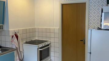 KylskÄp, mikrovÄgsugn, ugn och spishÀll