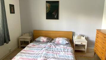 1 bedroom, in-room safe, WiFi, bed sheets