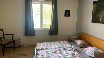 1 bedroom, in-room safe, WiFi, bed sheets