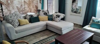 Charming 3-bedroom villa with AC and WiFi in lovely Antananativo