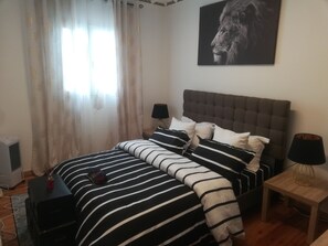 3 bedrooms, in-room safe, iron/ironing board, free WiFi