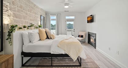 Hideaway Harbor by SoCharm | Beautiful Waterfront Condo