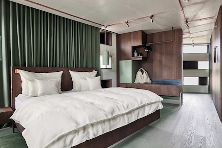 意大利 Frette 床单、高档床上用品、迷你吧、免费 WiFi